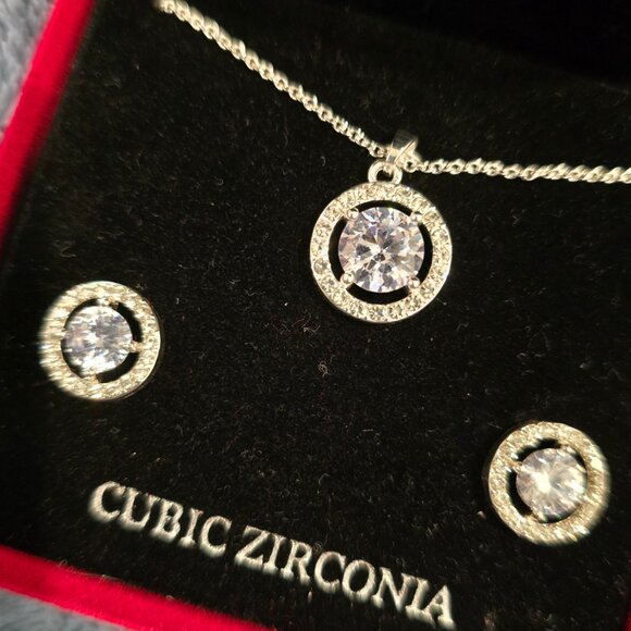 Fine silver necklace and earings set - Picture 2 of 3